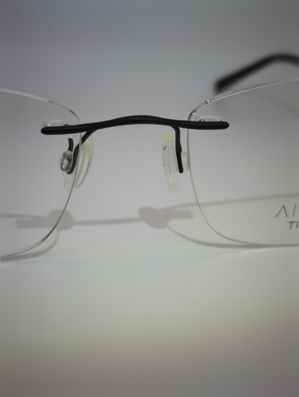 Airlock Titanium. Rimless Compression Mount. Patterns Mounting Bushing Inc. - Picture 3 of 14